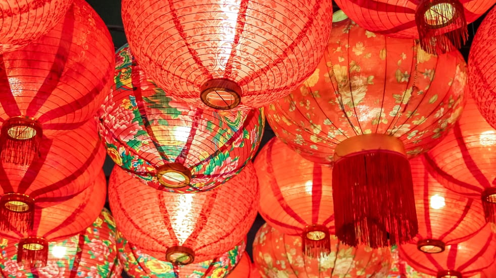 chinese new year lantern red light 